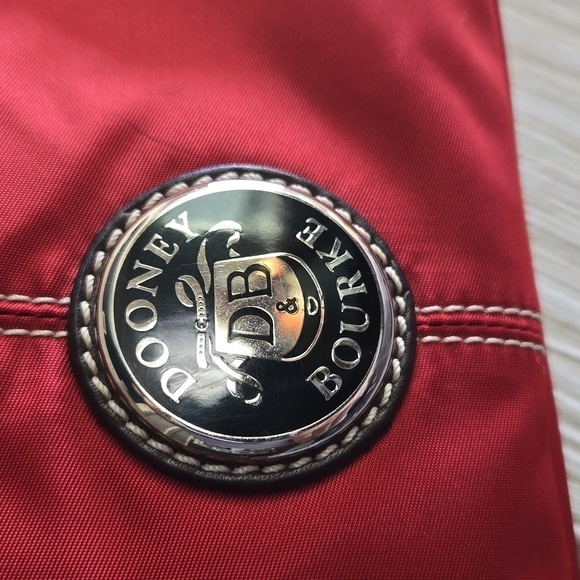 Dooney & Bourke Wayfarer red shoulder bag - Picture 3 of 14